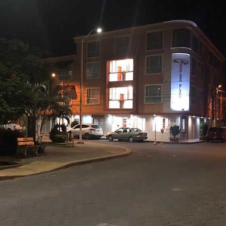 Colon Plaza Hotel توماكو المظهر الخارجي الصورة