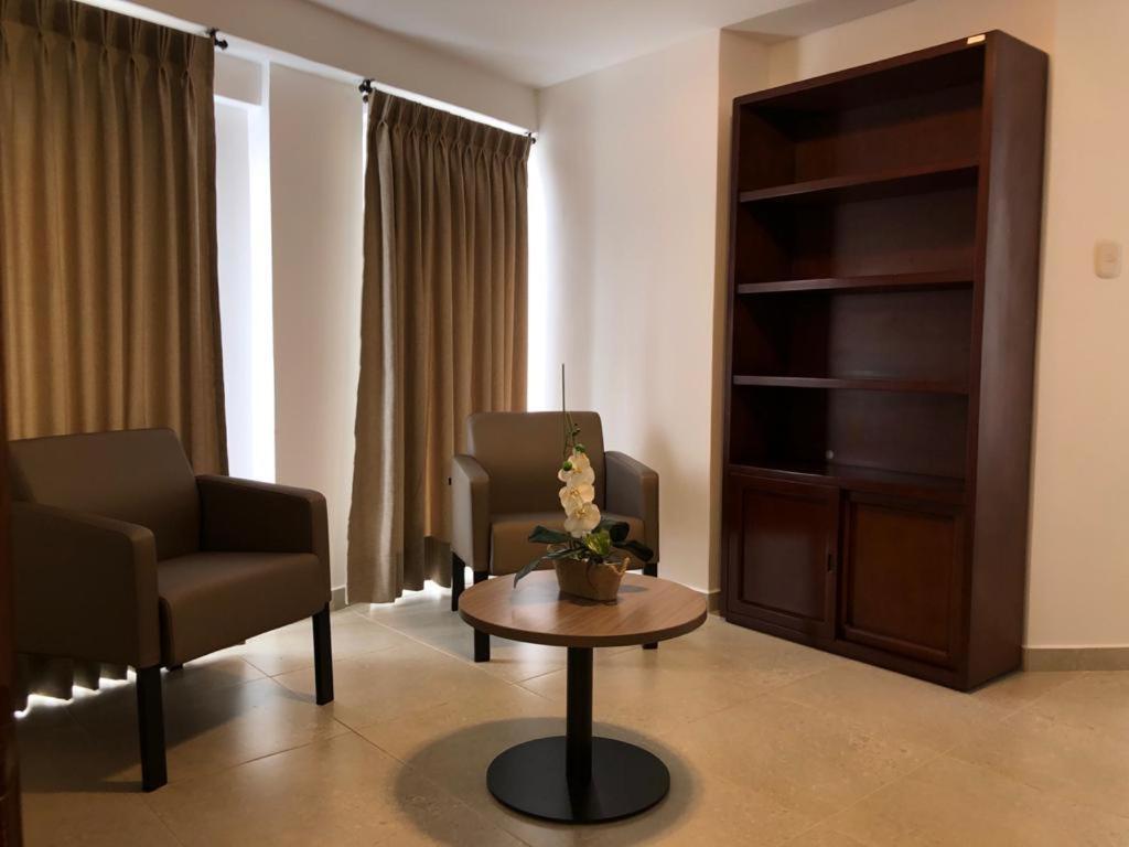 Colon Plaza Hotel توماكو المظهر الخارجي الصورة