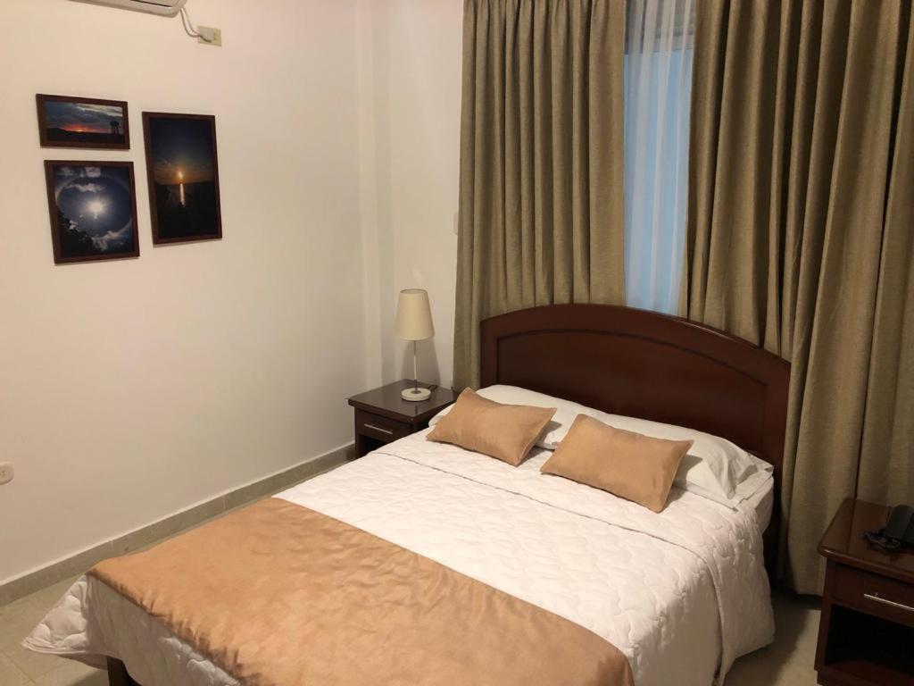 Colon Plaza Hotel توماكو المظهر الخارجي الصورة