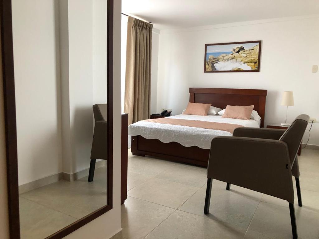 Colon Plaza Hotel توماكو المظهر الخارجي الصورة