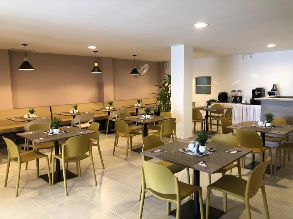 Colon Plaza Hotel توماكو المظهر الخارجي الصورة