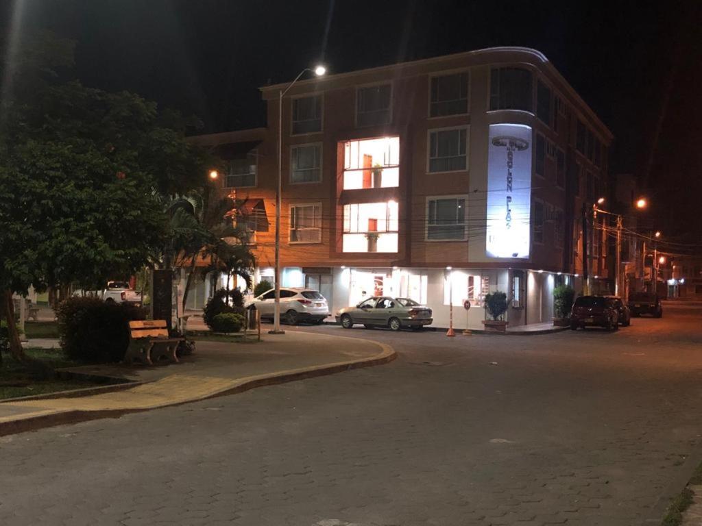 Colon Plaza Hotel توماكو المظهر الخارجي الصورة