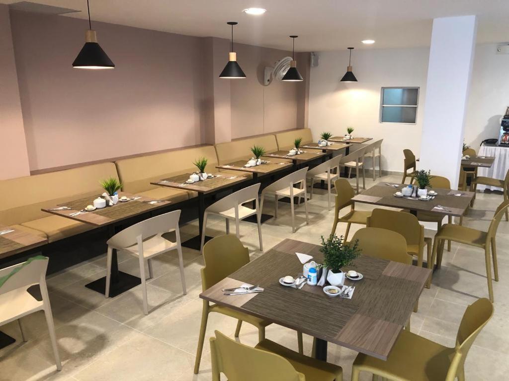 Colon Plaza Hotel توماكو المظهر الخارجي الصورة
