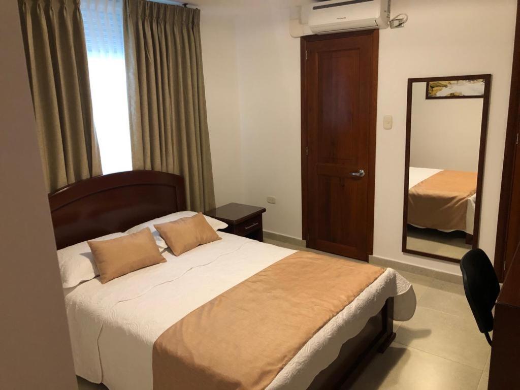 Colon Plaza Hotel توماكو المظهر الخارجي الصورة